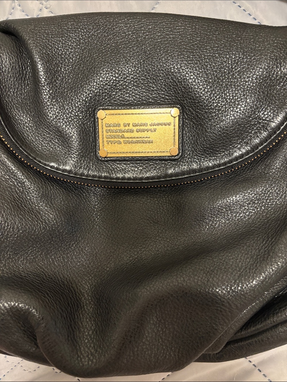 Marc Jacobs Black Leather Shoulder Bag with Gold Plaque - Picture 2 of 11